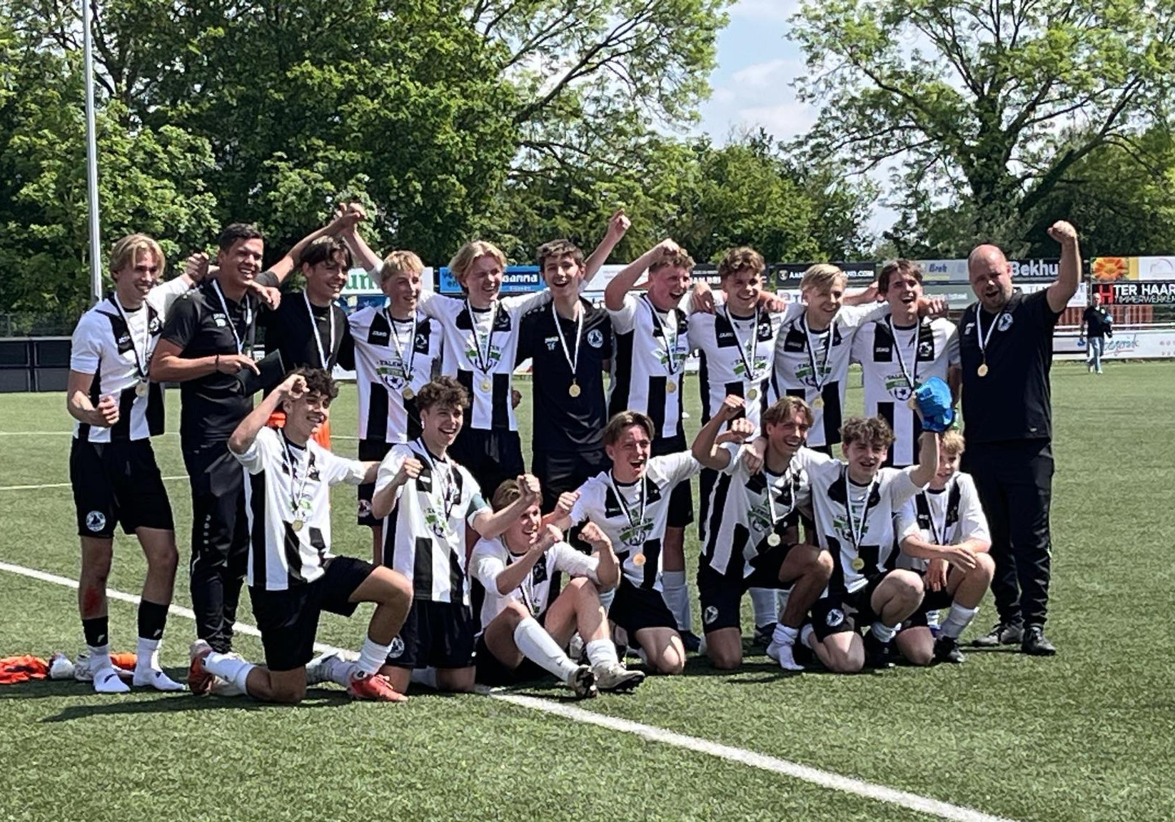 ENTER VOORUIT 17-1 KAMPIOEN!