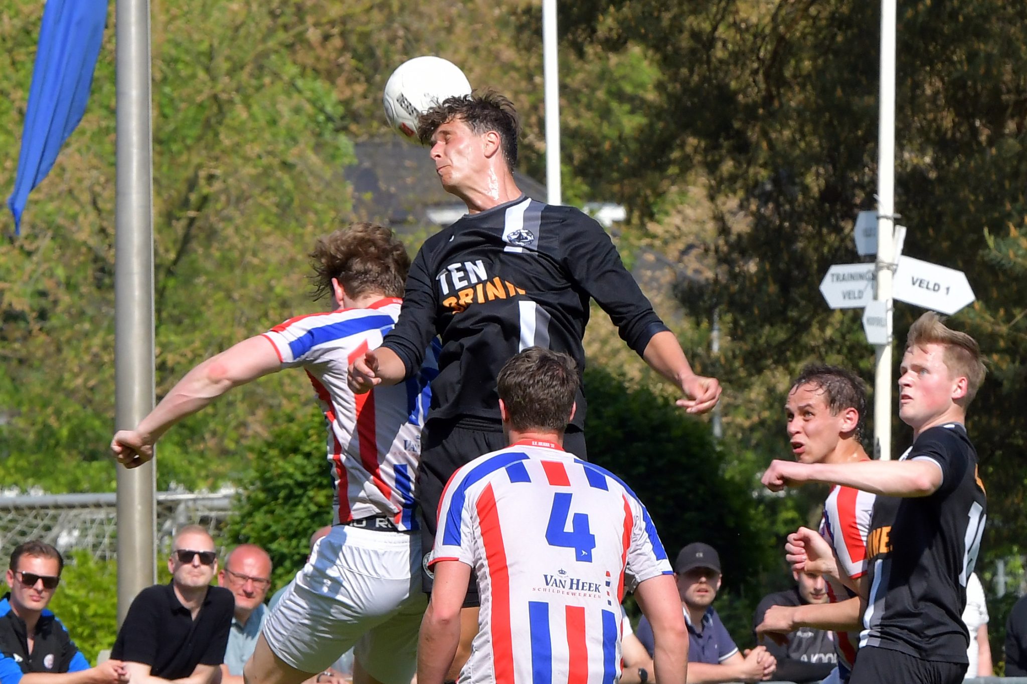 Dramatisch zwak Enter Vooruit verliest bij degradant.