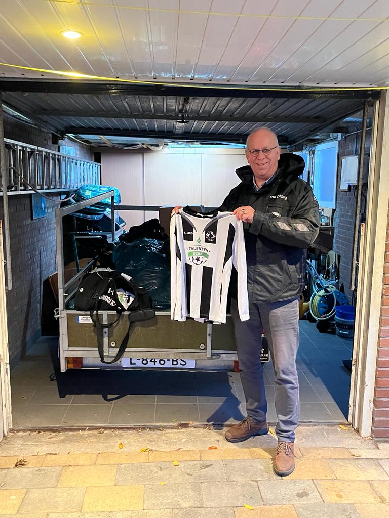 Oude kleding EV vindt goed doel